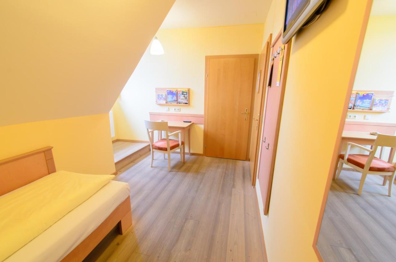 Jufa Hotel Schloss Roethelstein เอ็ดมอนต์ ภายนอก รูปภาพ